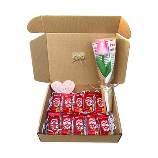 Artificial Tulip &  KitKat Chocolate 10PCS Box (White)